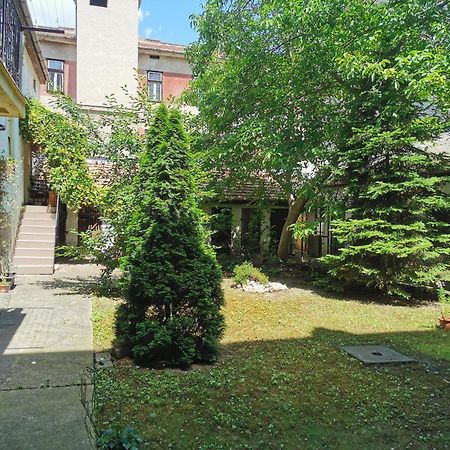 Tattoo Apartman Сегед Экстерьер фото